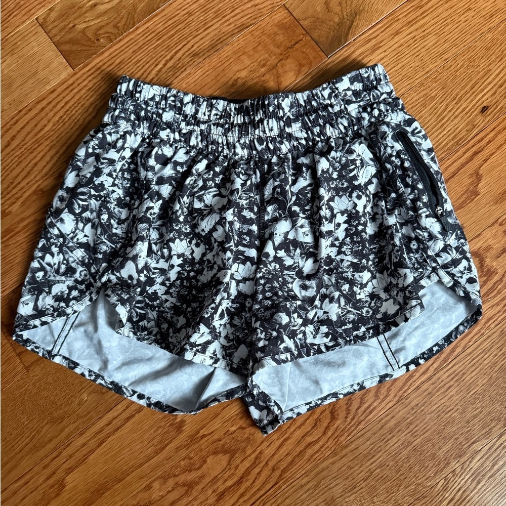 lululemon athletica Women's Tracker Short V - Black and White
